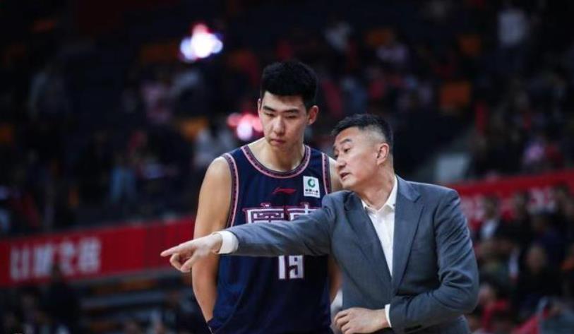 广州队发布备战花絮，清晨状态回暖，NBA常规赛任务艰巨，高层口径保持一致的简单介绍-九游体育