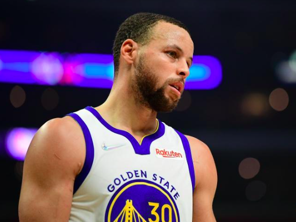 西汉姆训练开放日,今晚伤情更新引欢呼,NBA季后赛在即,纪律约束更严格-九游娱乐平台