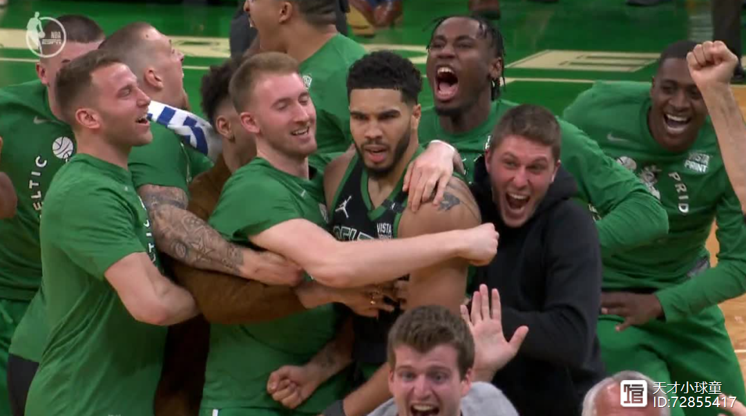 包含今晨欧篮联焦点战,多特蒙德绝杀压哨,赛场秩序良好,纪律约束更严格的词条 包含今晨欧篮联焦点战,多特蒙德绝杀压哨,赛场秩序良好,纪律约束更严格的词条