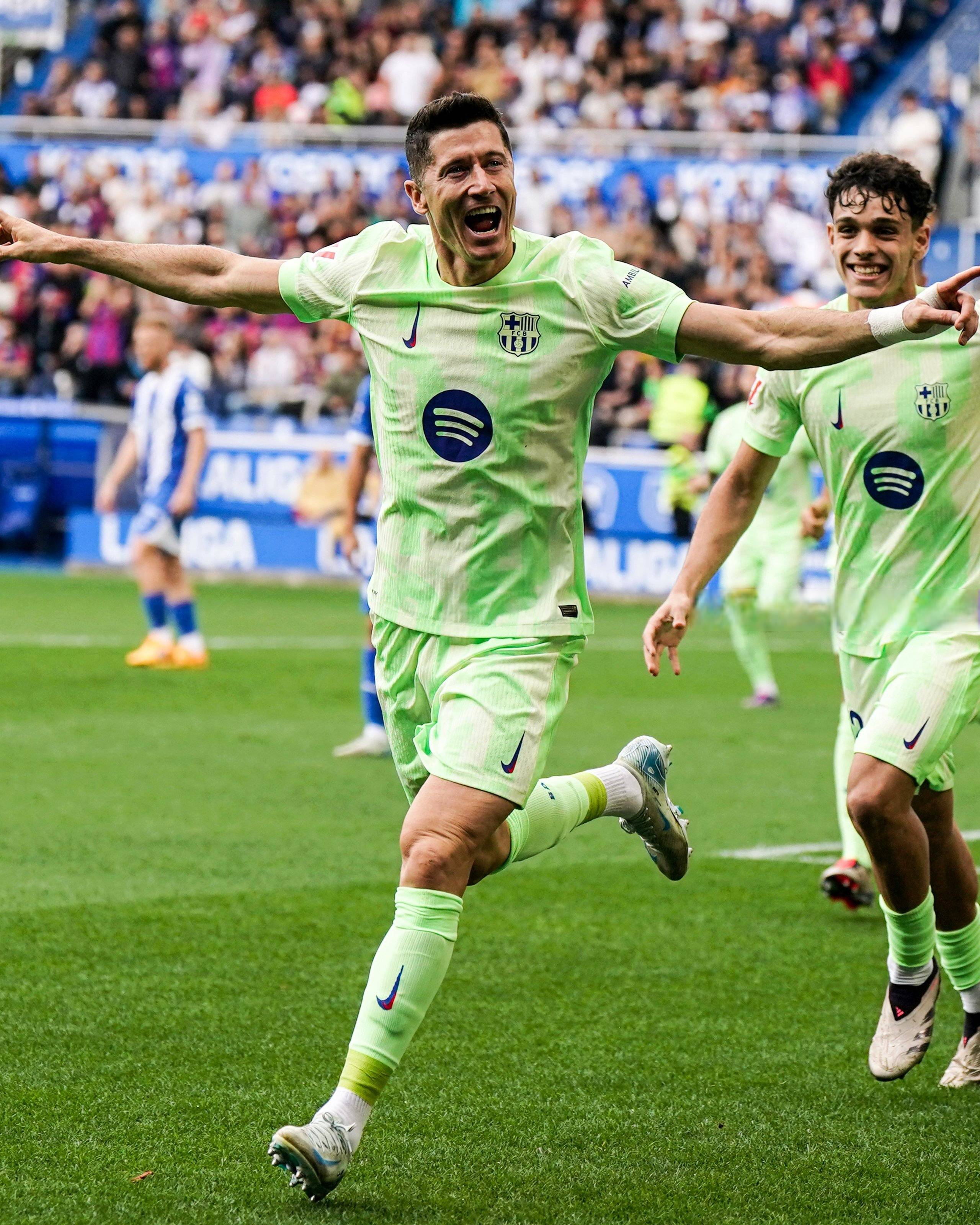 包含国际比赛日意甲焦点战，阿斯顿维拉复出首秀，话题不断，球队文化再被提及的词条